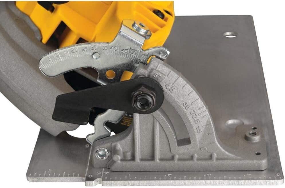 DEWALT 20V MAX* XR® BRUSHLESS 7-1/4 CIRCULAR SAW WITH POWER DETECT™ (Tool Only) (DCS574B)