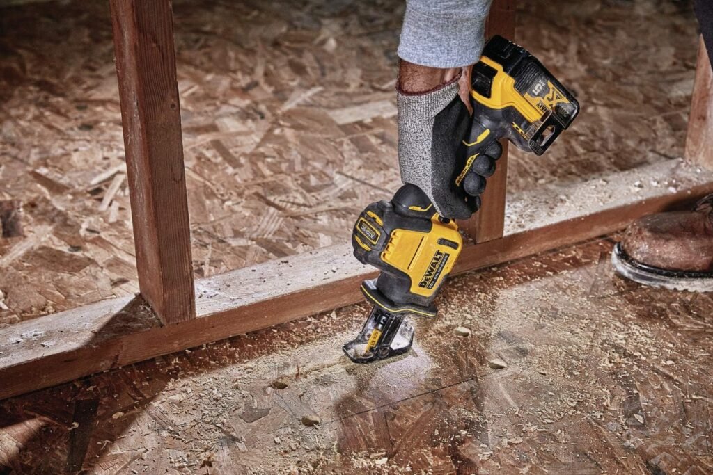 DEWALT ATOMIC 20V MAX* Reciprocating Saw, One-Handed, Cordless, Tool Only (DCS369B)